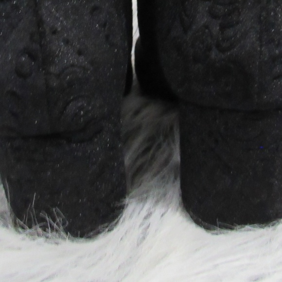 Size 6 Zigi Soho Nydia  Black Velvet Ankle Boot - Picture 4 of 7